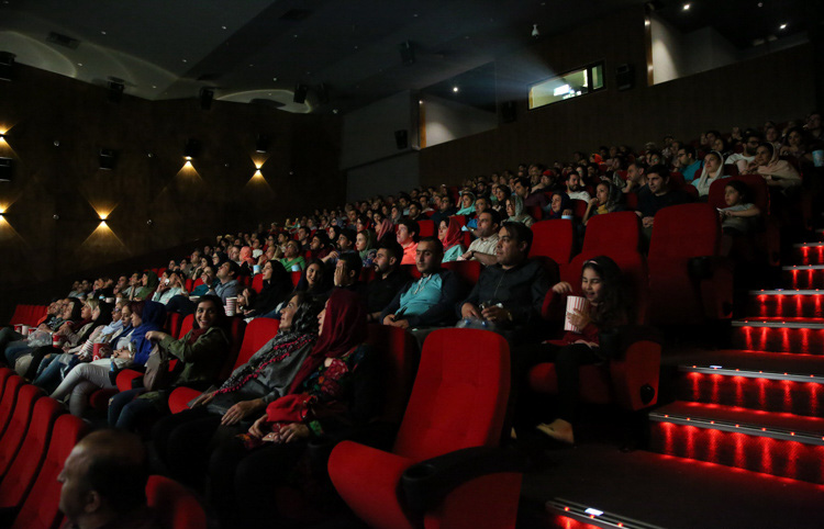 گزارش معرفی مردمی «دارکوب» در مگامال | فیلمی از عاشقان سینما