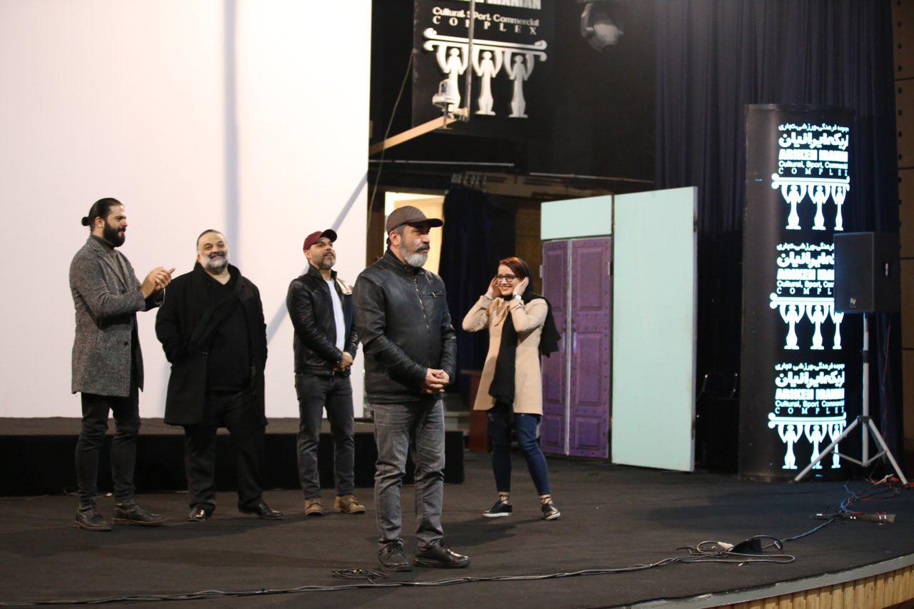 معرفی مردمی  «بمب، یک عاشقانه» در اریکه ایرانیان | تبریک معادی بابت نامزدی سیامک انصاری