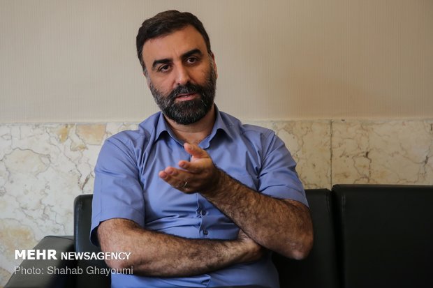 ابراهیم داروغه‌زاده: فیلم کوتاه بالای ۱۵دقیقه در فجر رقابت نمی‌کند/ یک شرط با فیلمسازان