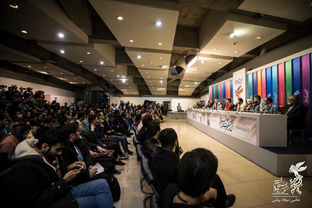 مشروح نشست پرسش و پاسخ «دیدن این فیلم جرم است»/ردپای «آژانس شیشه‌ای»  در جشنواره فجر سی و هفتم