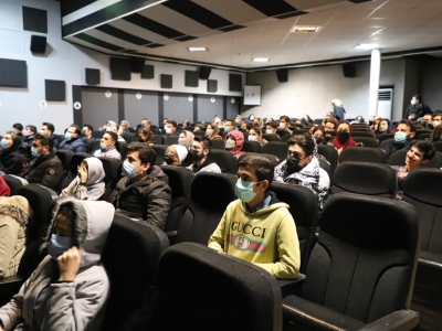 فجر استانی| استقبال به یاد ماندنی از فیلم های «مردبازنده» و «هناس» در اراک