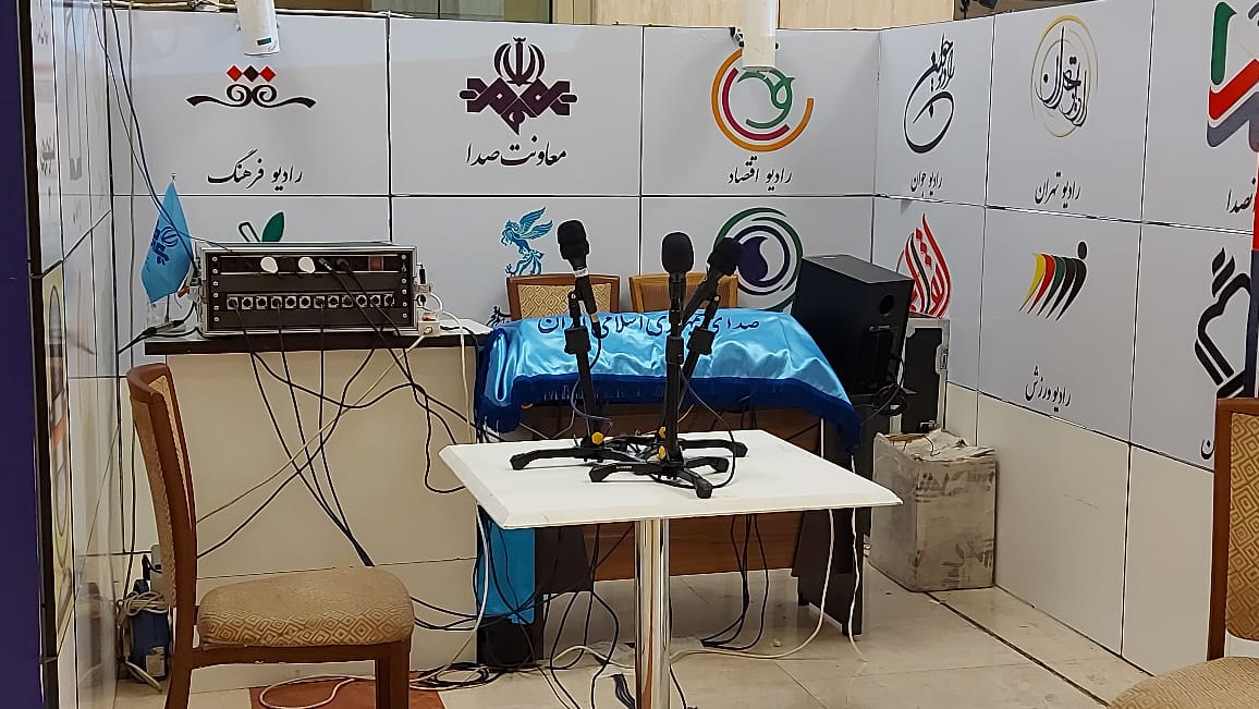 طنین صدای فجر در ۸ برنامه رادیویی