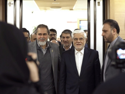 بازدید معاون اول رئیس جمهور از سینمای رسانه‌های جشنواره ۴۳| عارف:هنر ابزاری مؤثر برای کارآمد کردن برنامه‌های کشور است